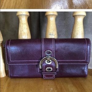 COACH BURGUNDY WALLET!!
